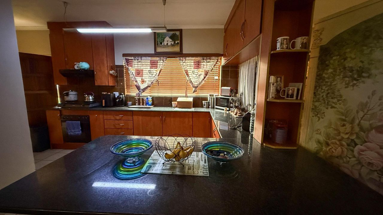 Photo of 3 Bedroom house for sale in Aerorand, Middelburg