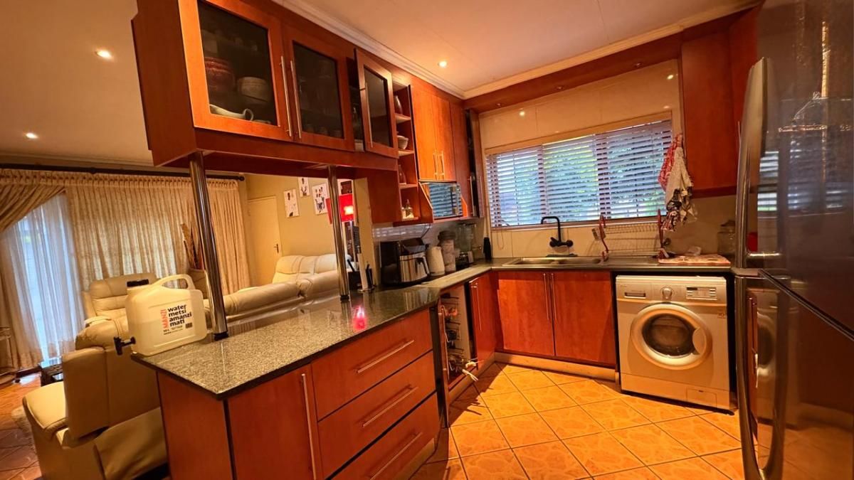 Photo 1 of 18