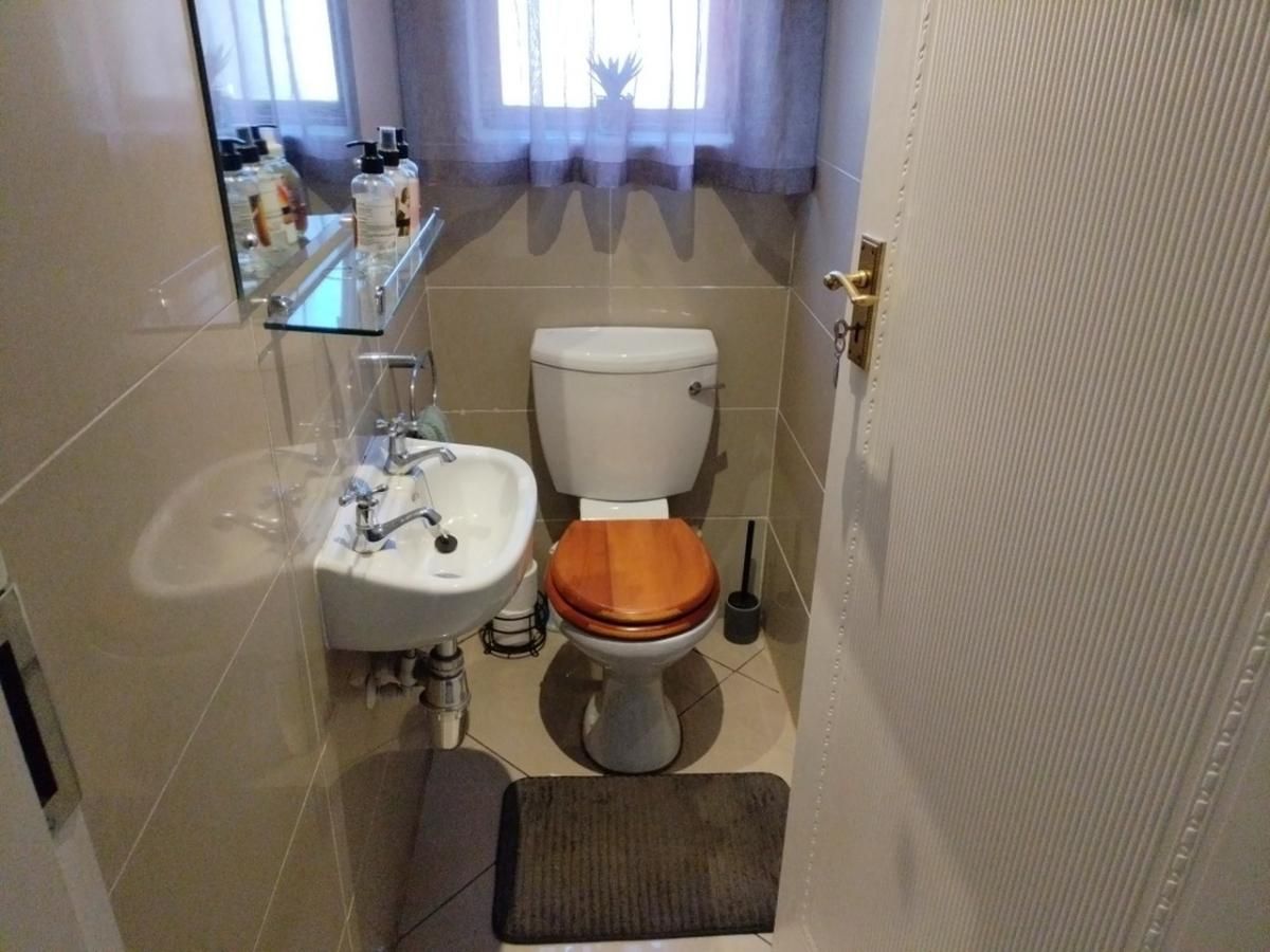 Photo 8 of 24
