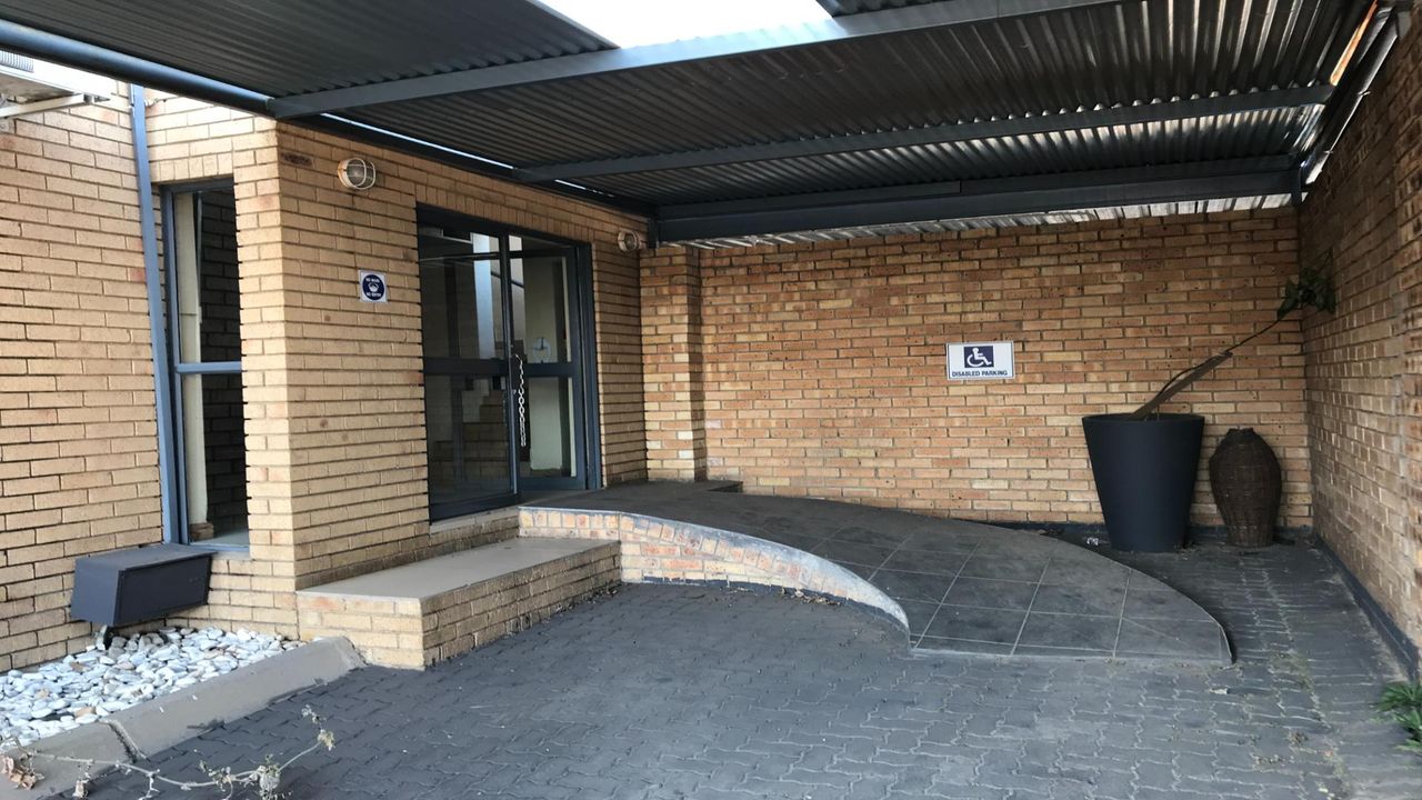 Photo 12 of 17