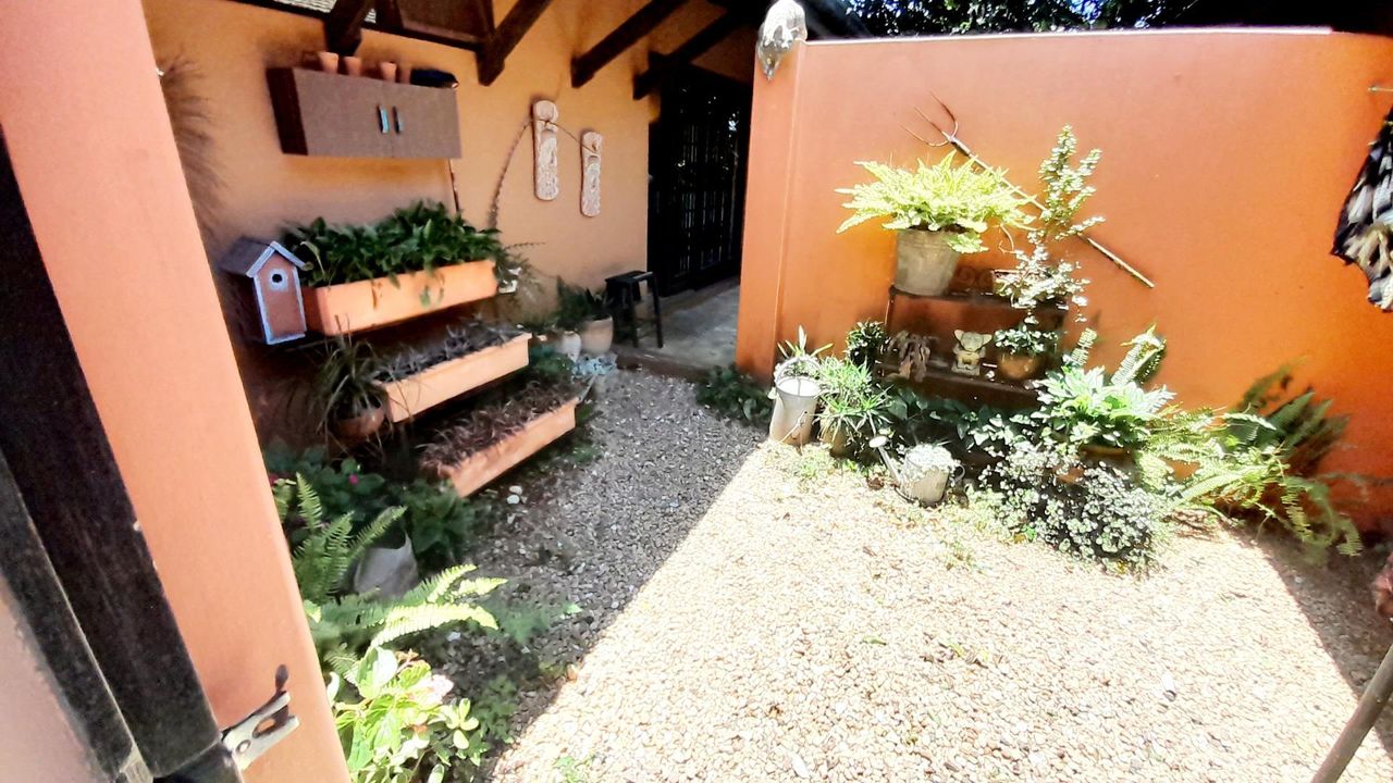 Photo 14 of 27