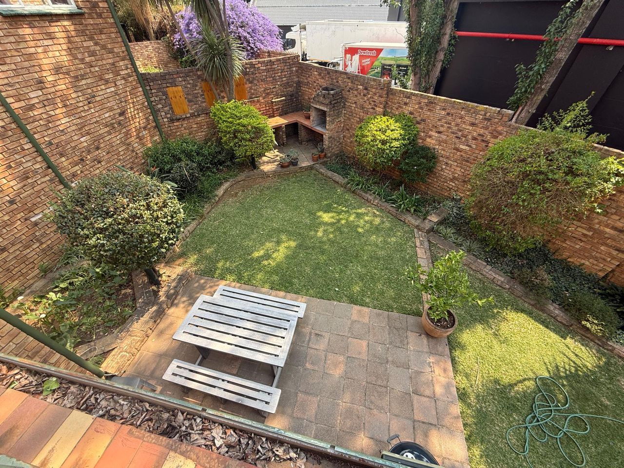 Photo 16 of 27