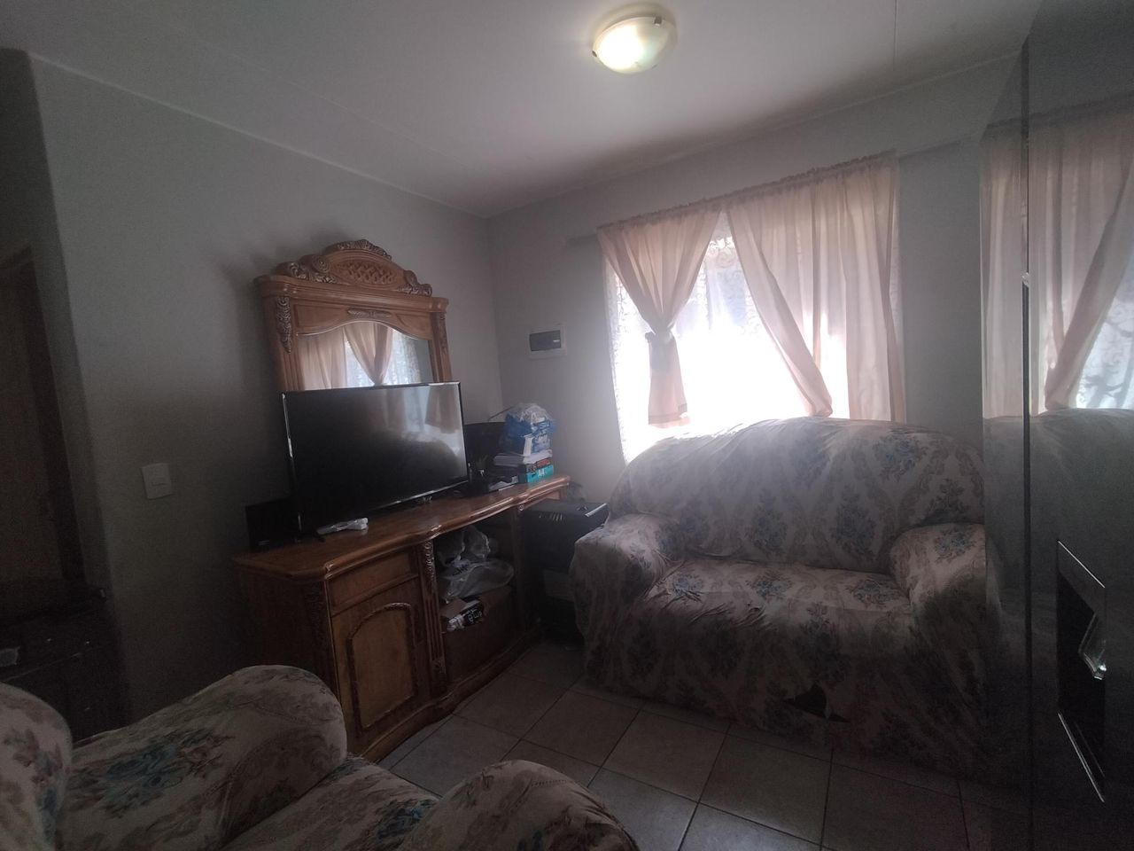 Photo 3 of 17