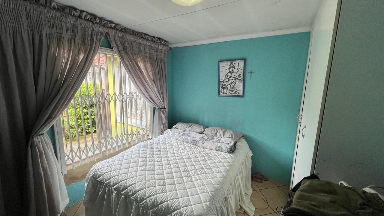 Photo 17 of 24