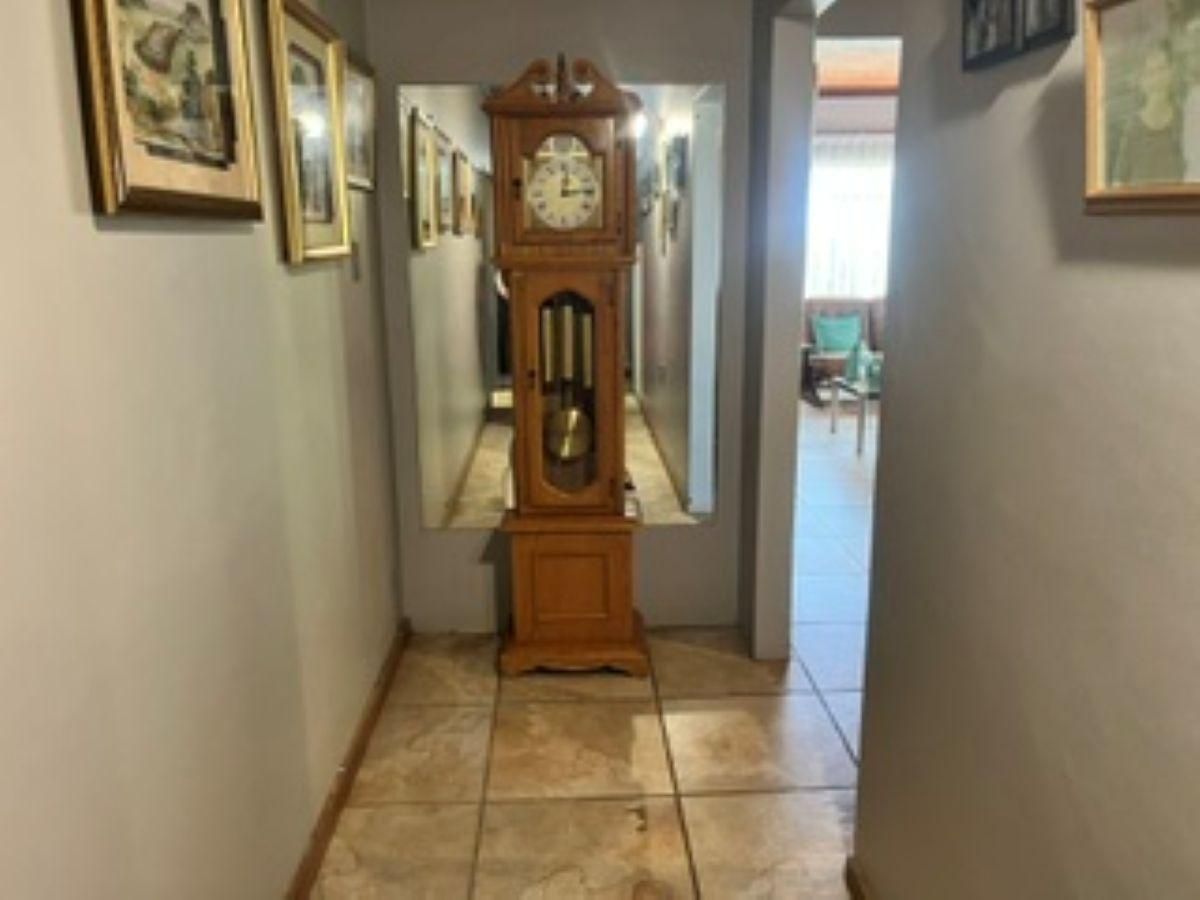 Photo 12 of 19