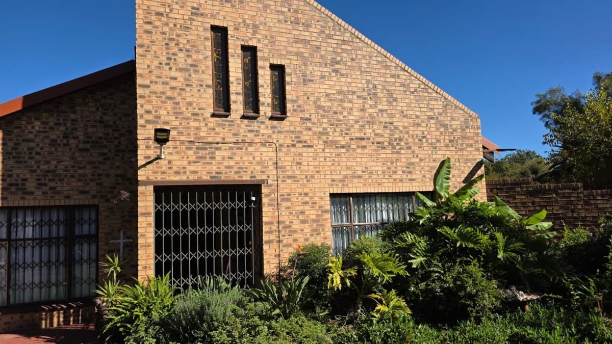 Photo of 4 Bedroom house for sale in Secunda