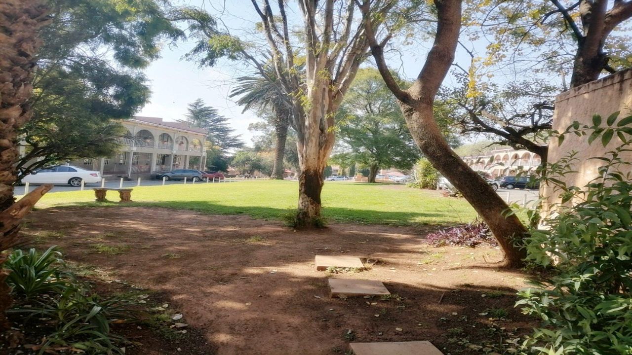 Photo 13 of 15