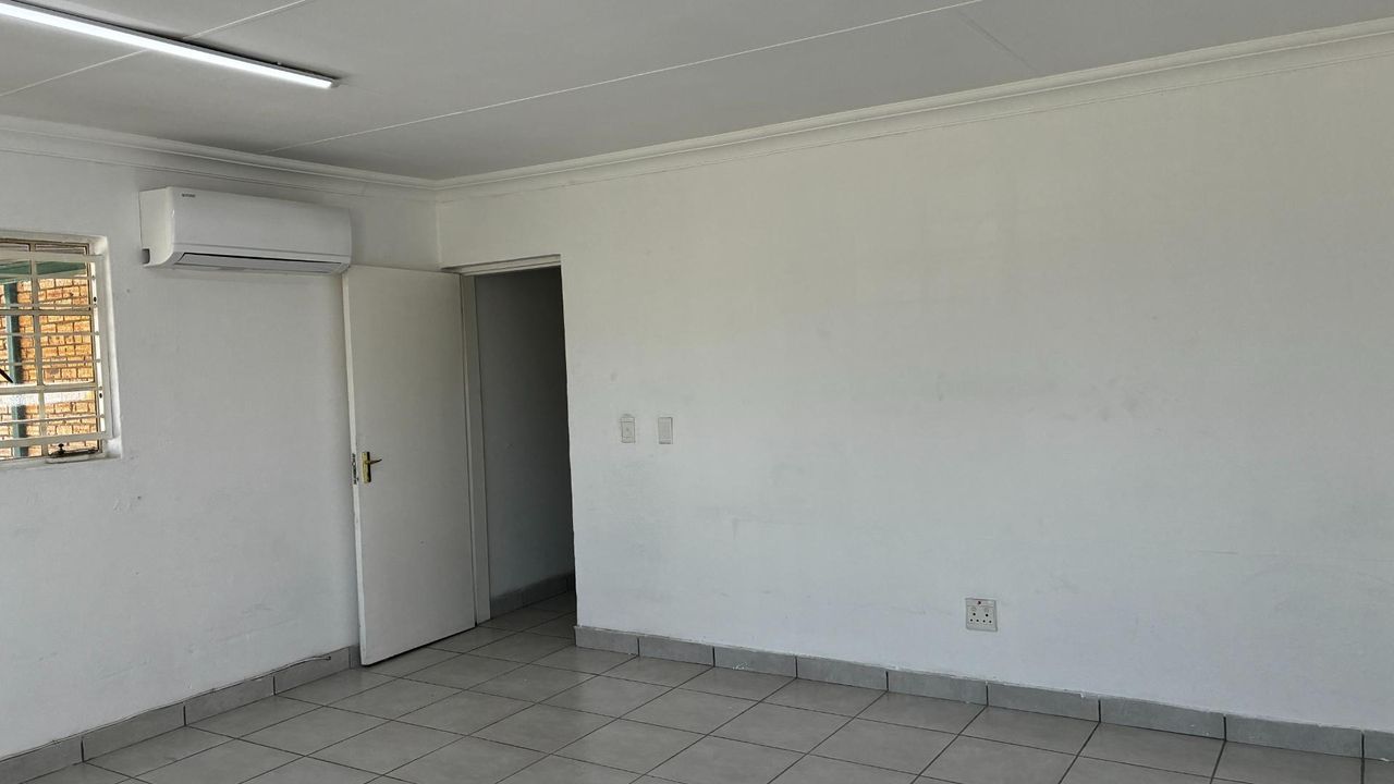 Photo 3 of 15