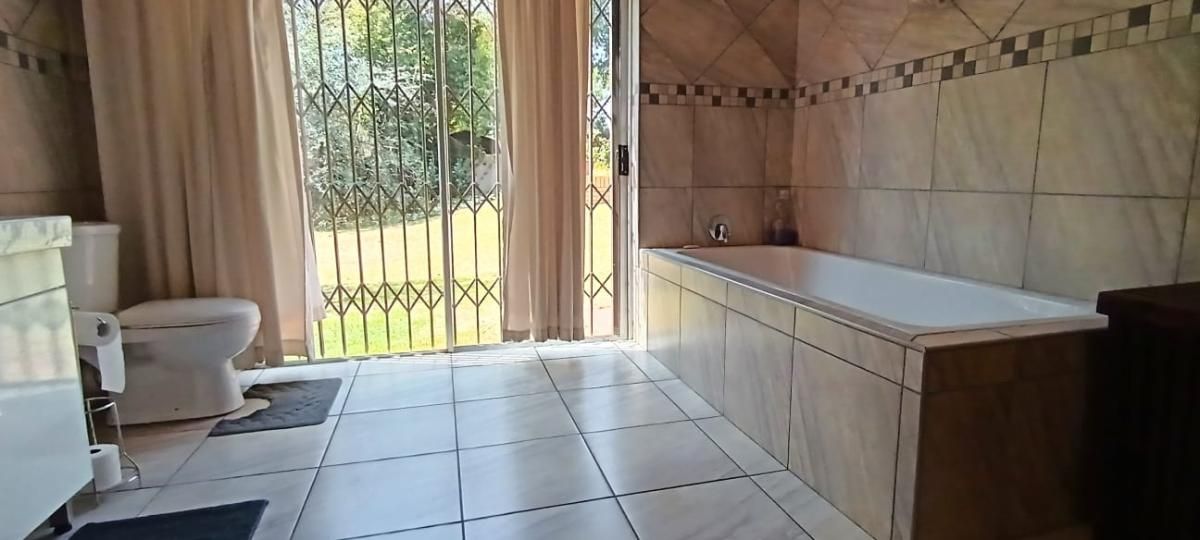 Photo 16 of 20