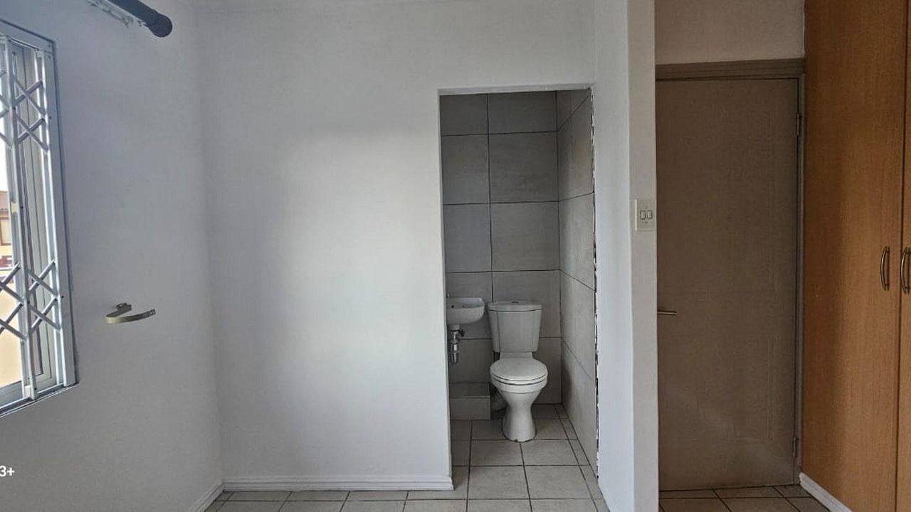Photo 15 of 17