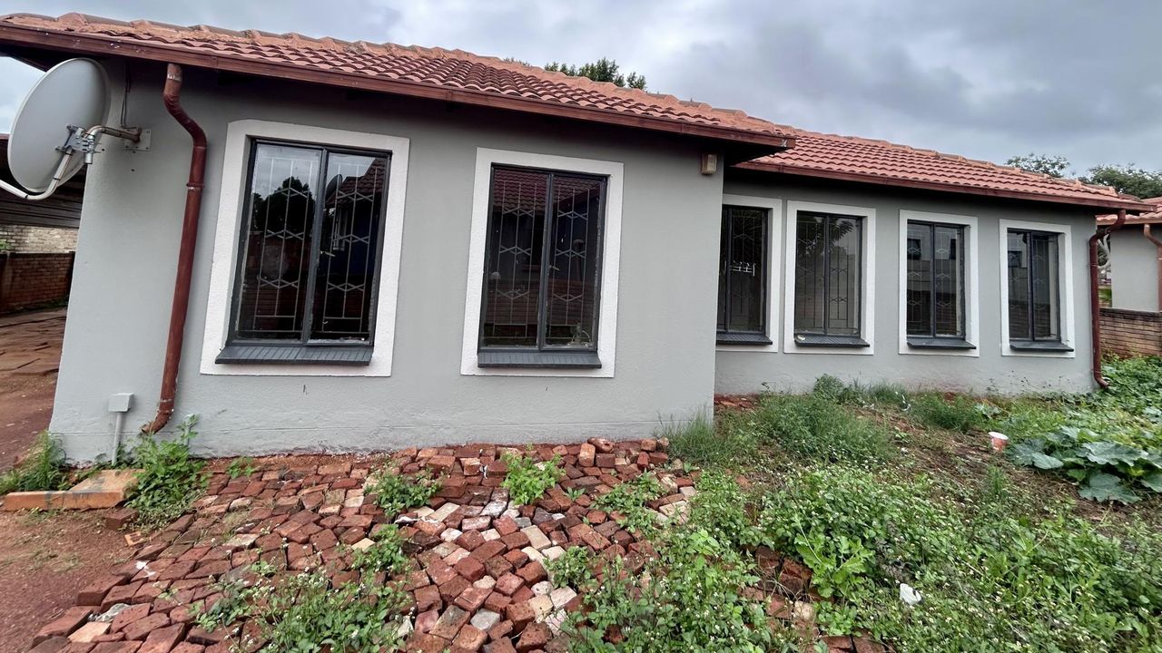 Photo 3 of 22