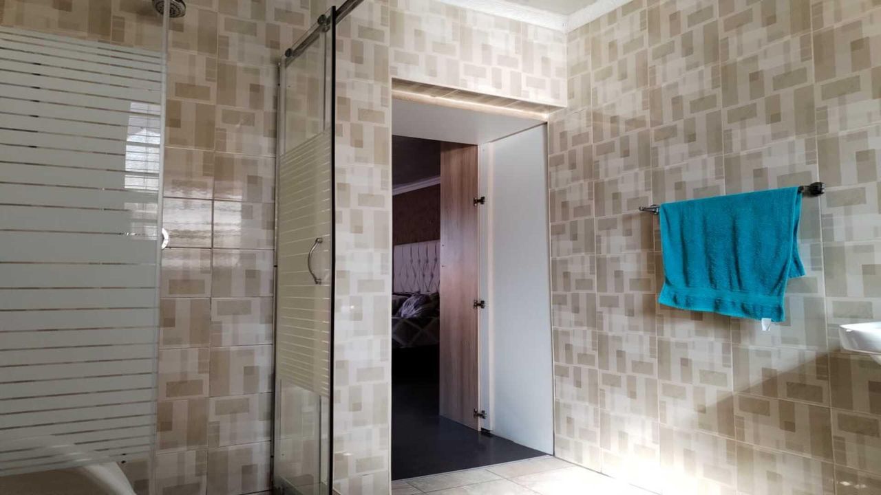 Photo of 3 Bedroom house to rent in Lenasia Ext 13, Johannesburg