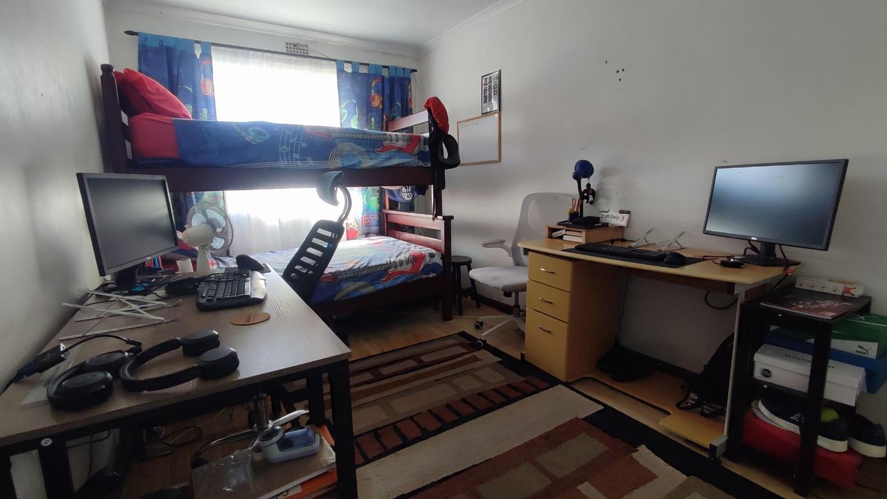 Photo 18 of 22