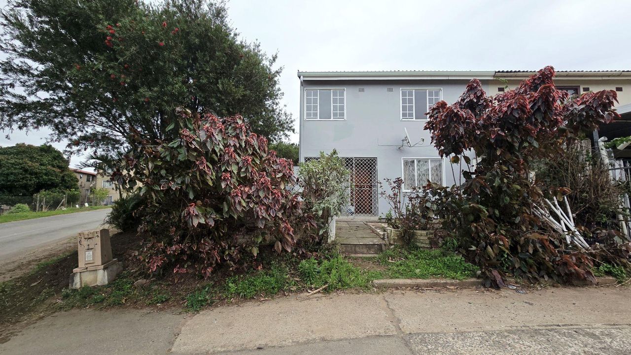 Photo 6 of 27