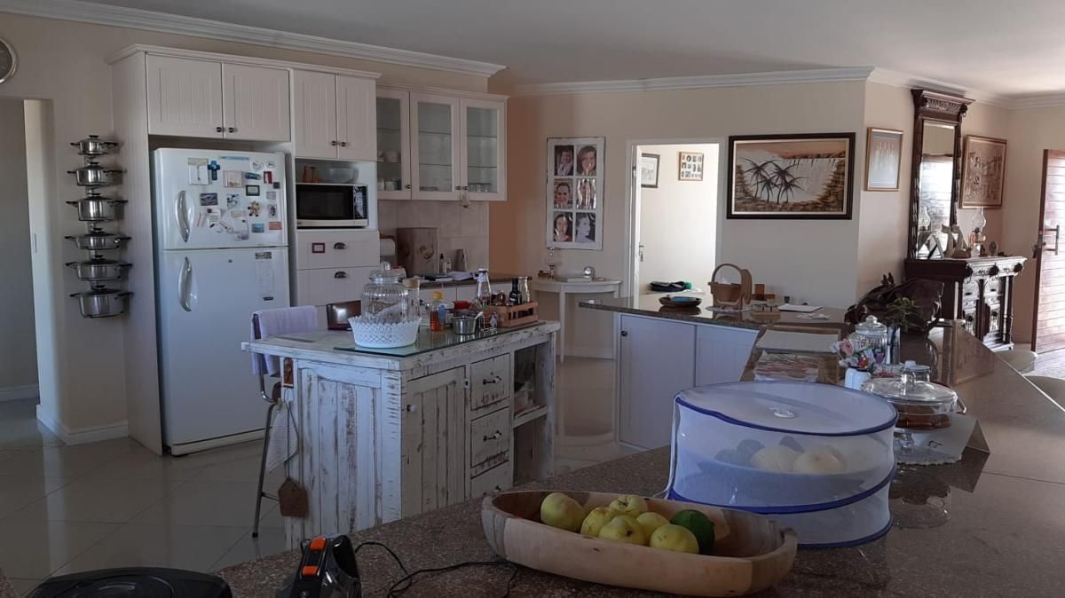 Photo 11 of 41