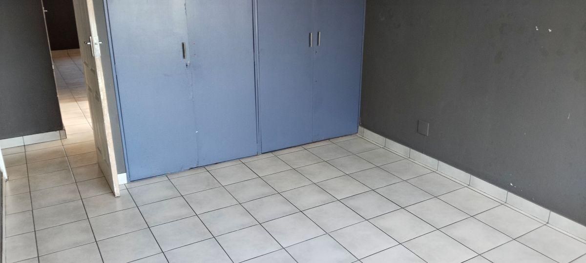 Photo 15 of 18