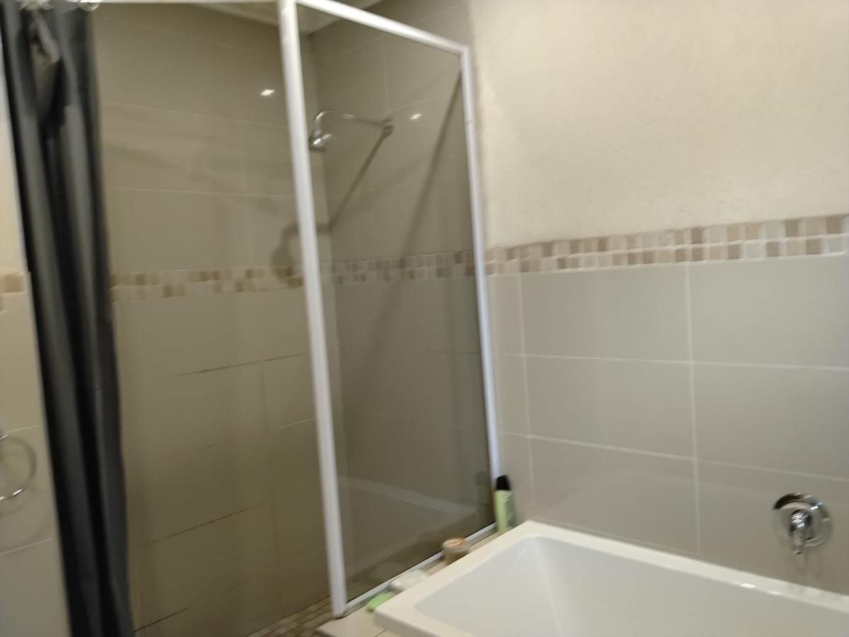 Photo 16 of 22