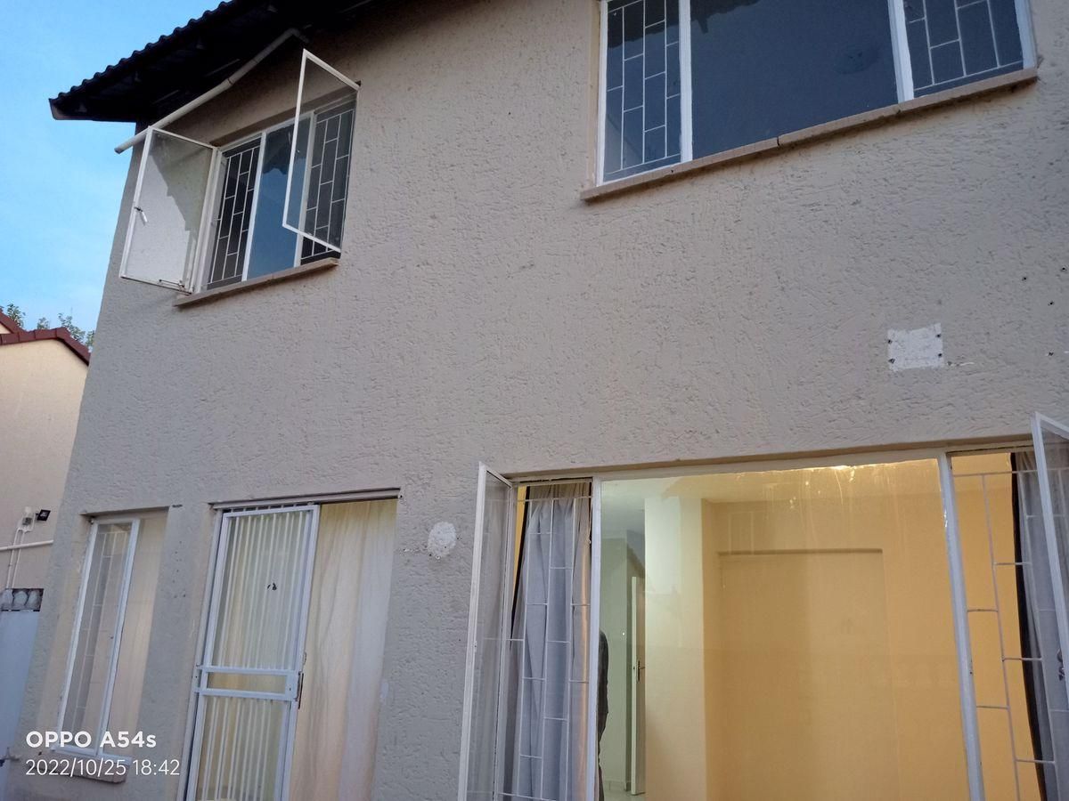 Photo of 2 Bedroom duplex apartment to rent in Gardeniapark, Bloemfontein