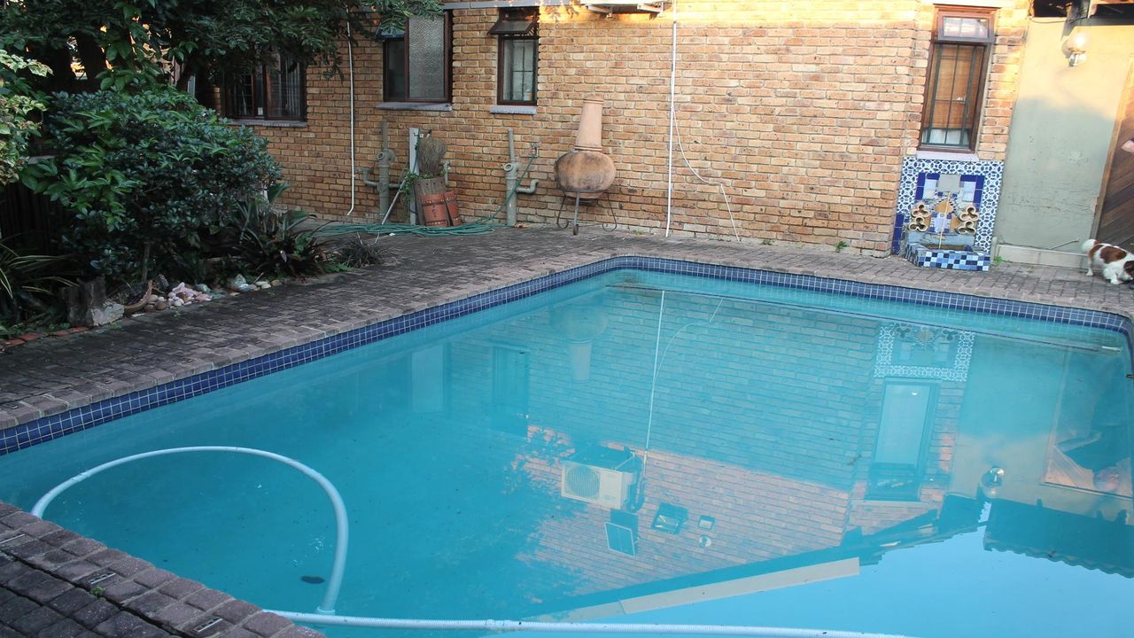Photo 7 of 32