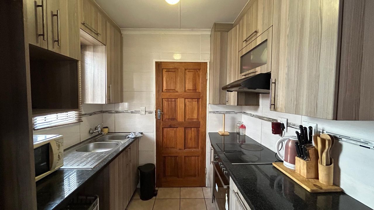 Photo 5 of 21