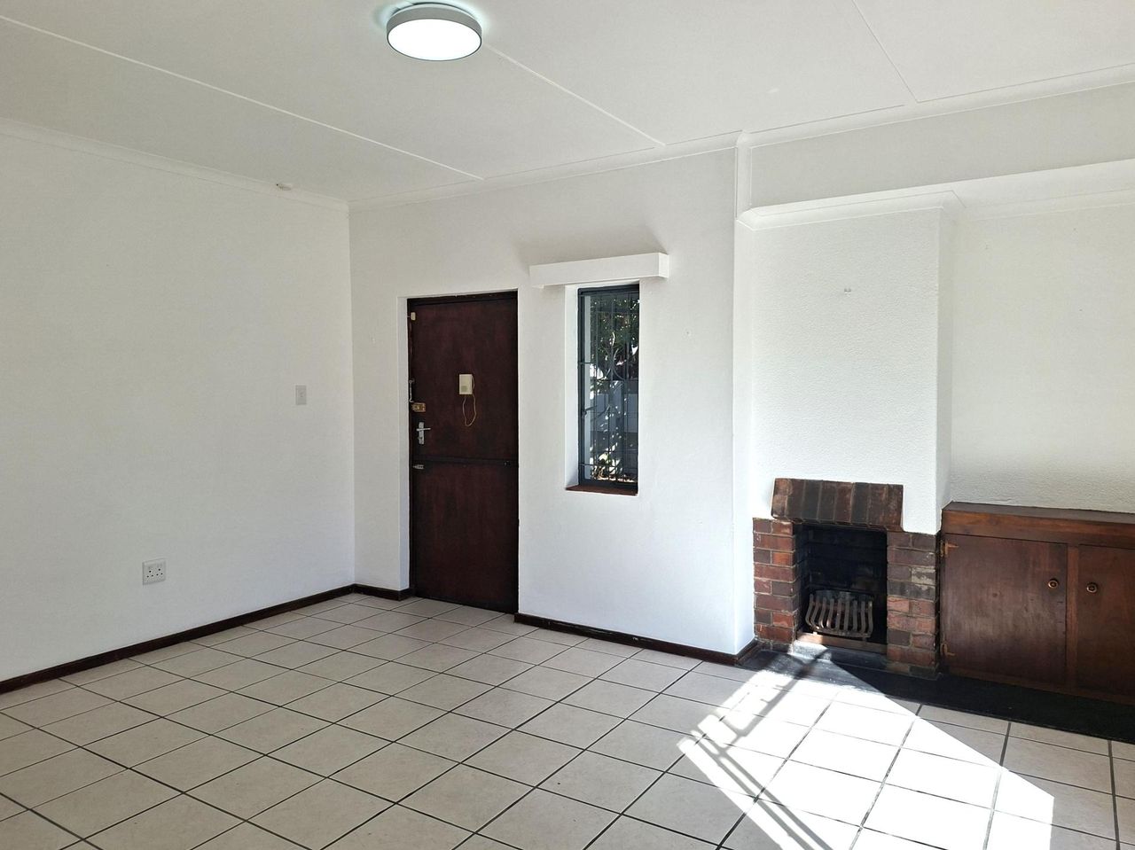 Photo 9 of 28