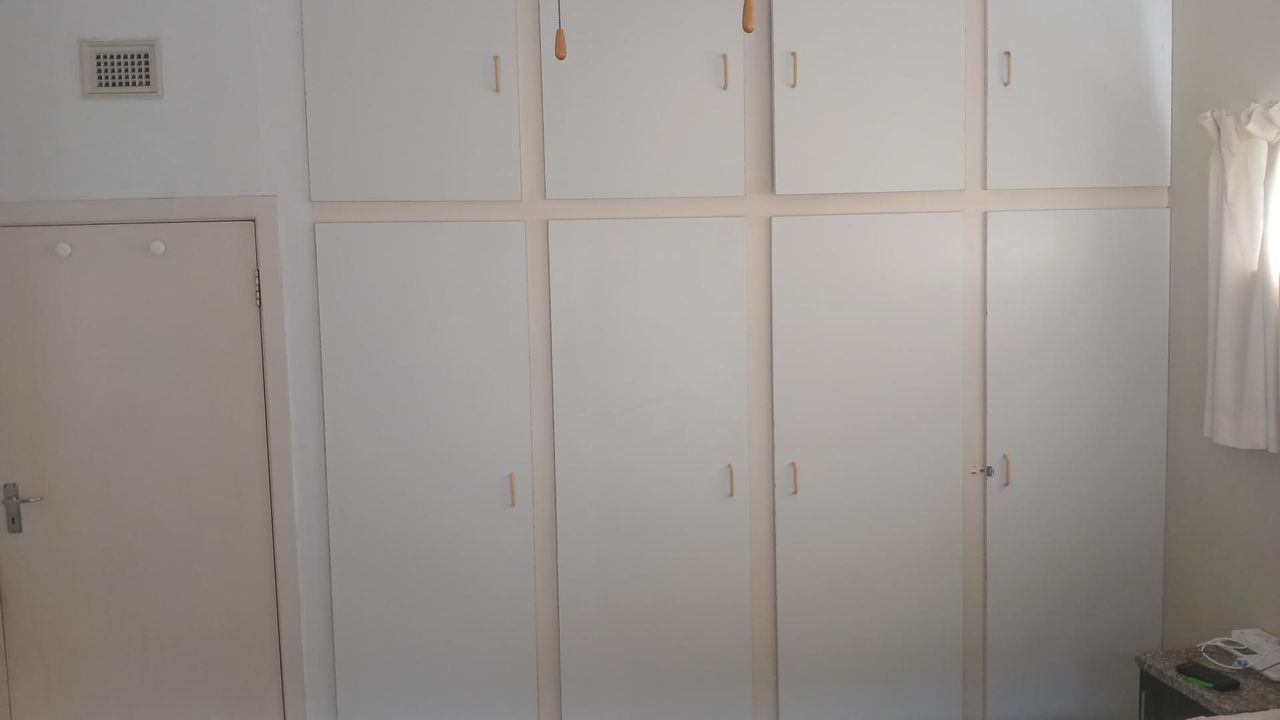 Photo 11 of 27
