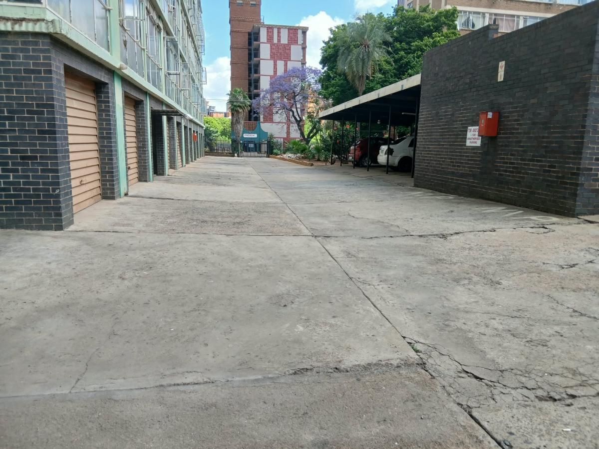 Photo 4 of 19