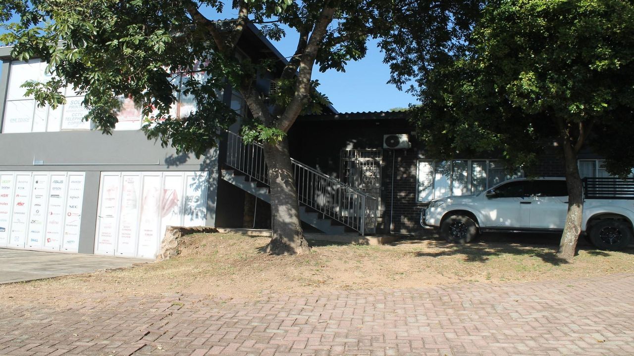 Photo 9 of 34