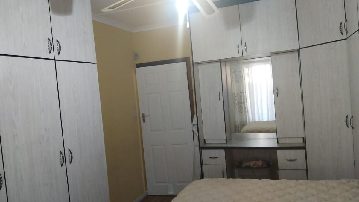 Photo 11 of 20