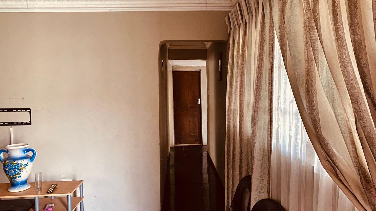 Photo 10 of 24