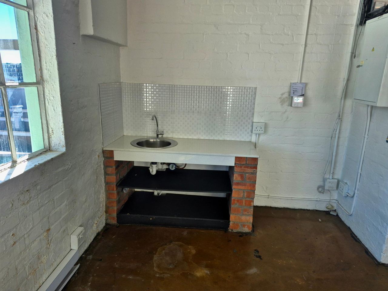 Photo 5 of 7