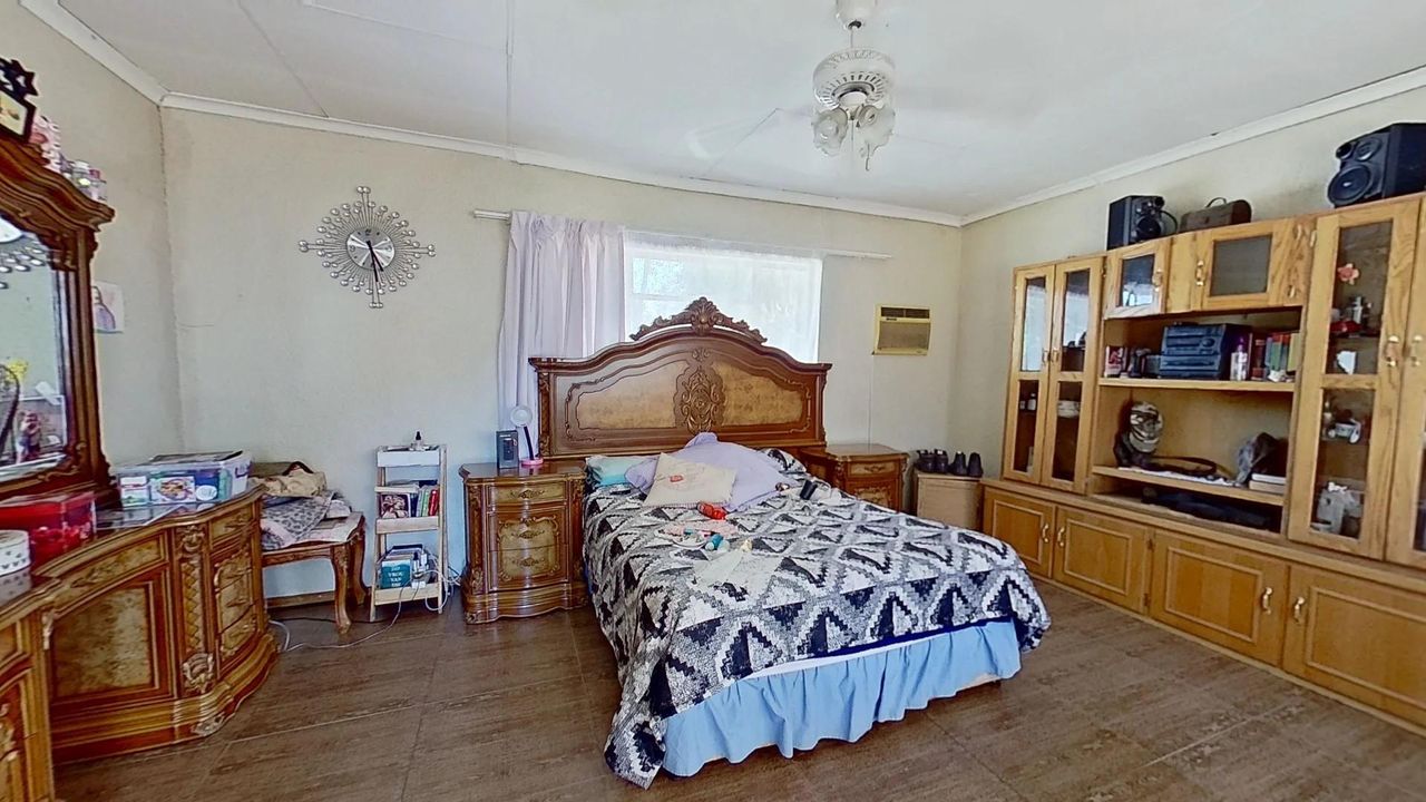 Photo 20 of 34