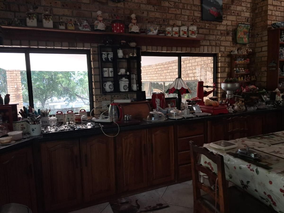 Photo 5 of 25