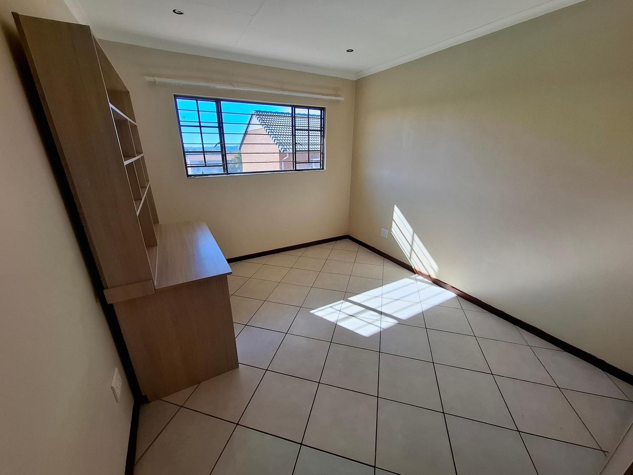 Photo 14 of 28