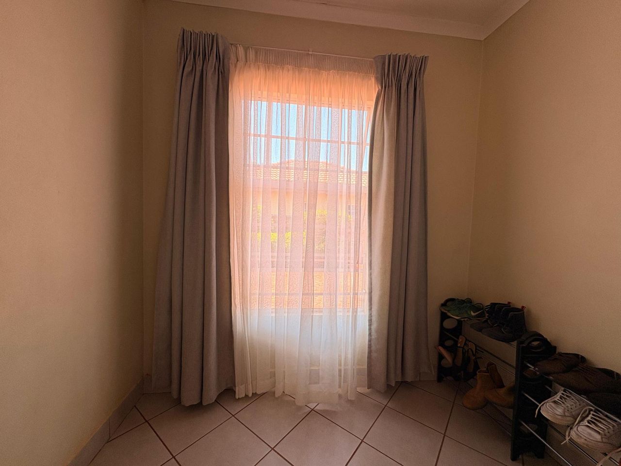 Photo 15 of 16