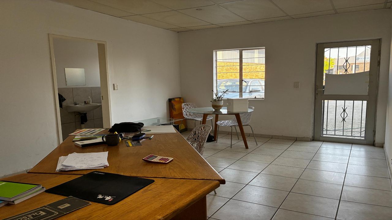Photo 4 of 13