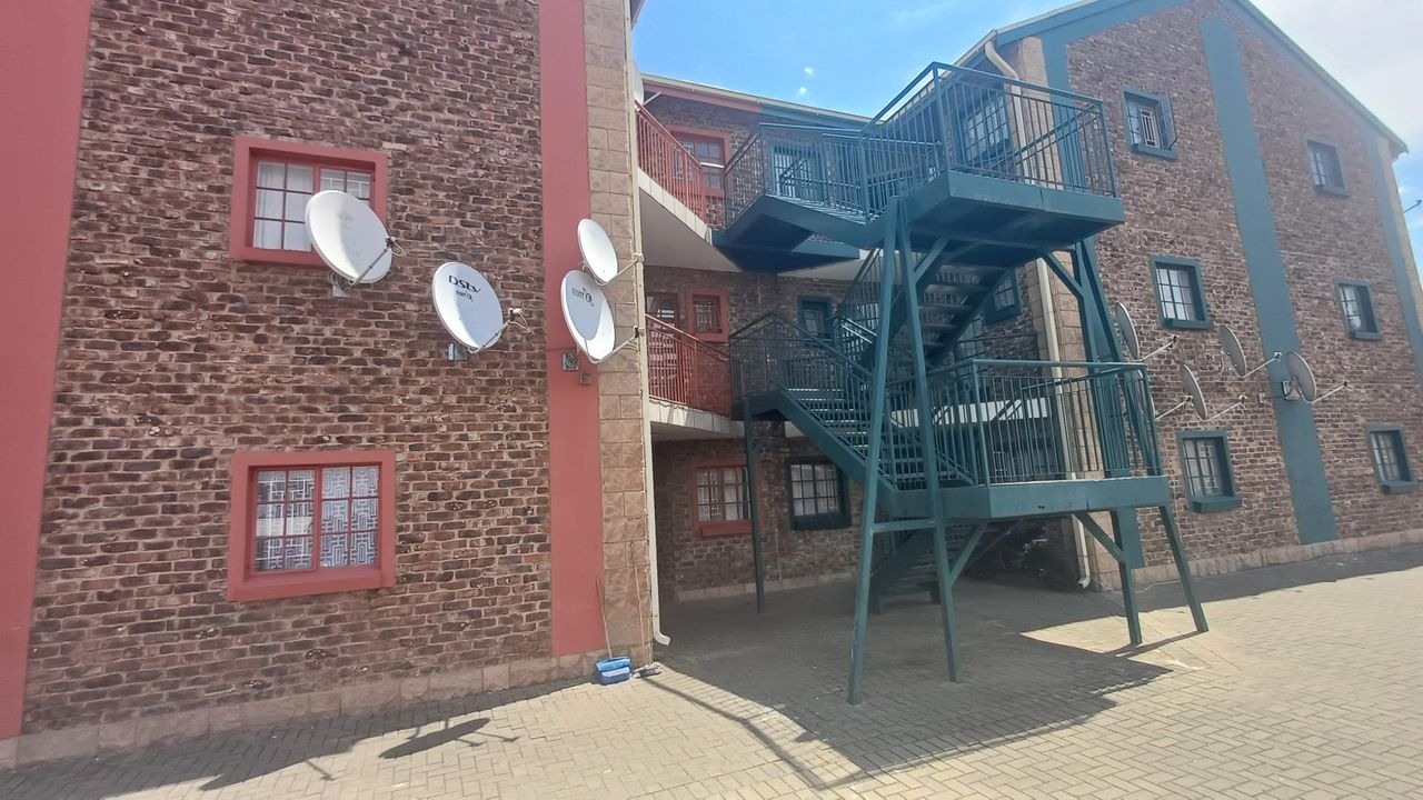 Photo 4 of 5