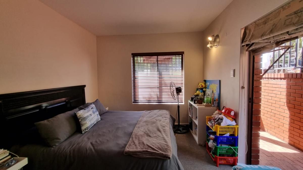 Photo 20 of 32
