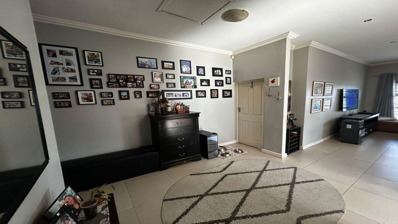 Photo 12 of 25