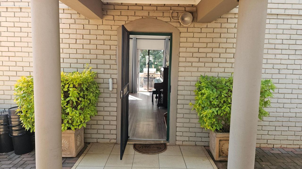 Photo 2 of 31