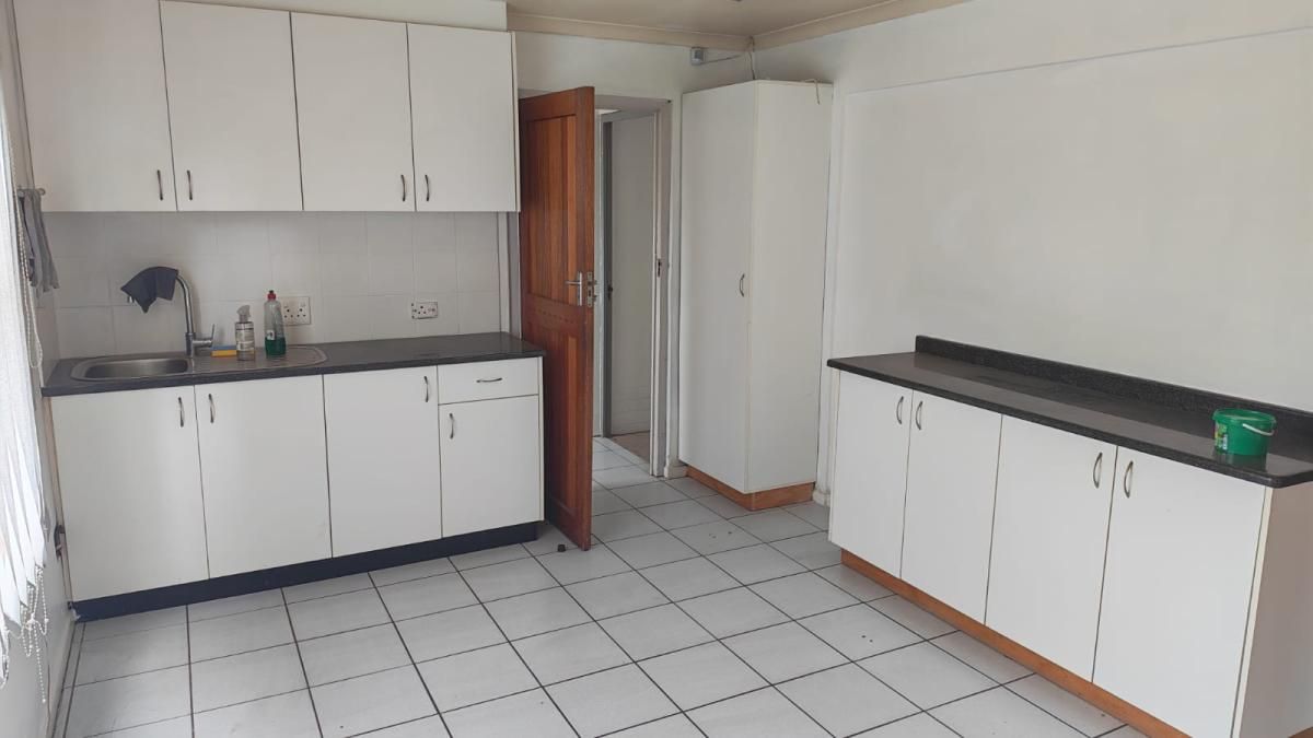 Industrial to let in Pinetown Central