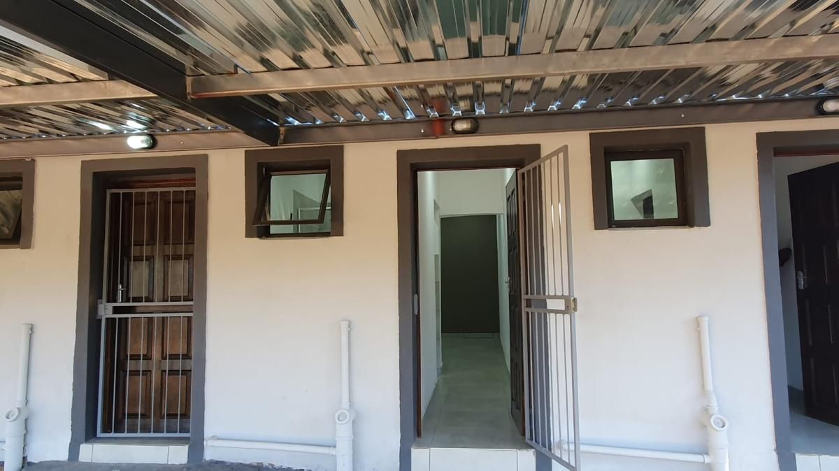 Photo of 1 Bedroom flat rented in Langenhovenpark, Bloemfontein