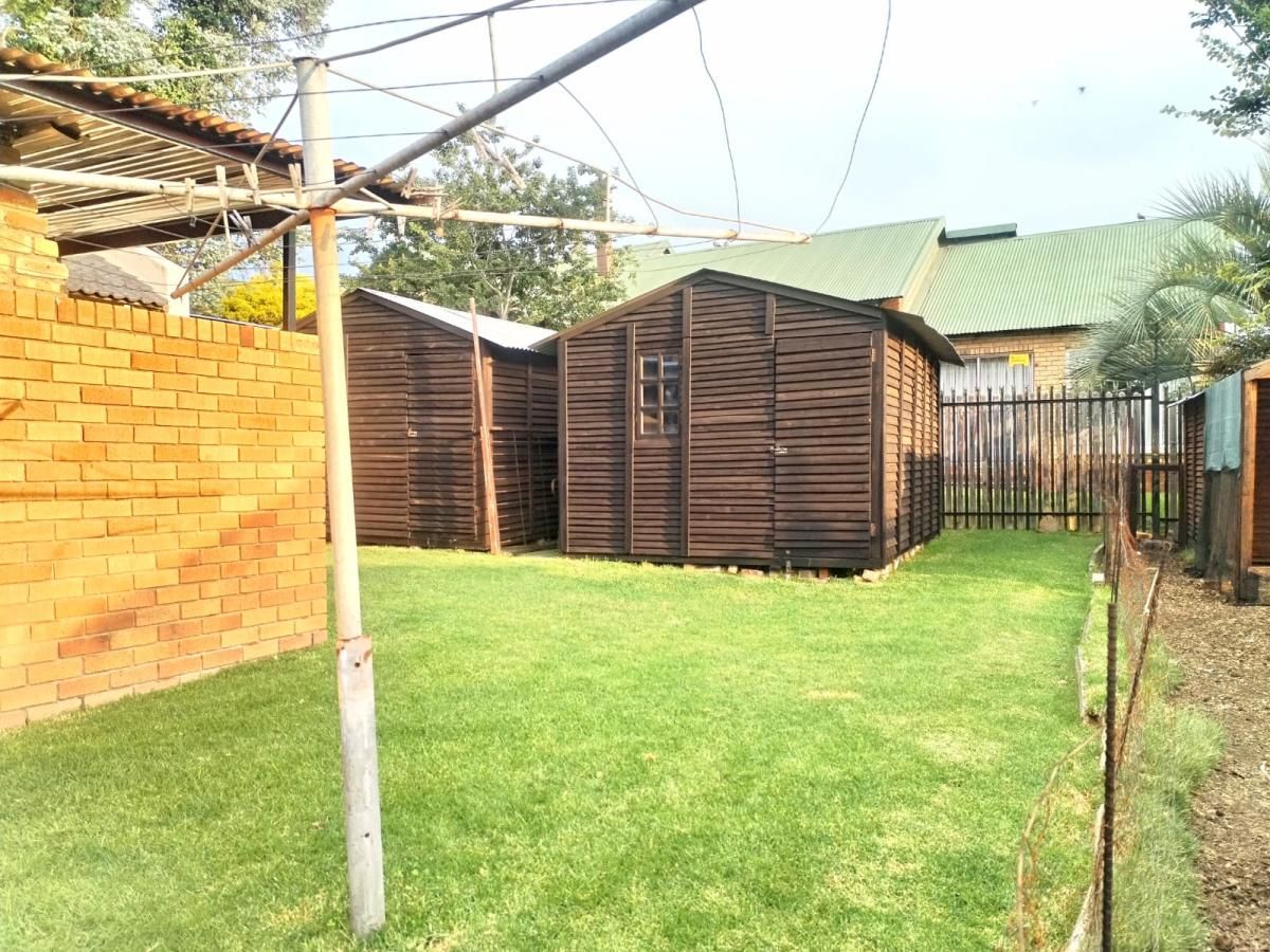 Photo 5 of 26