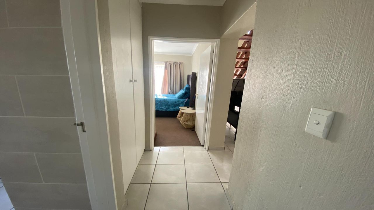 Photo 17 of 21