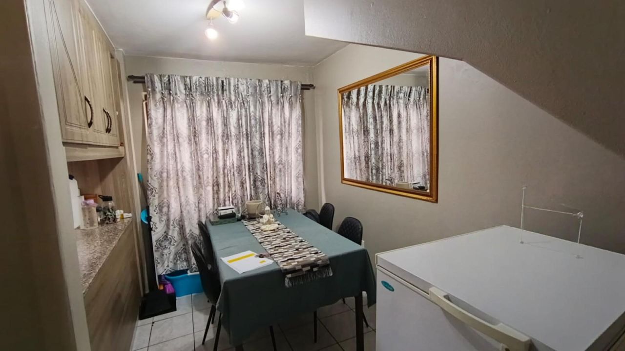 Photo 10 of 20