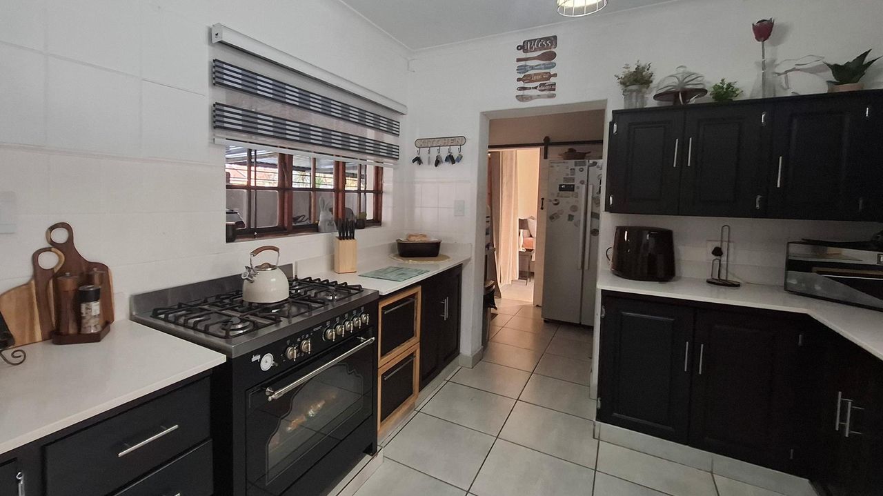 Photo of 4 Bedroom house for sale in Aerorand, Middelburg