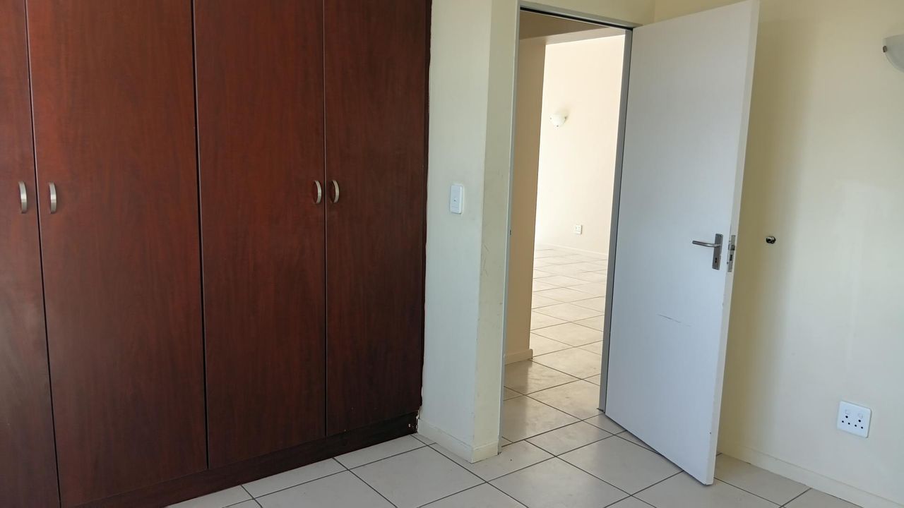 Photo 6 of 27