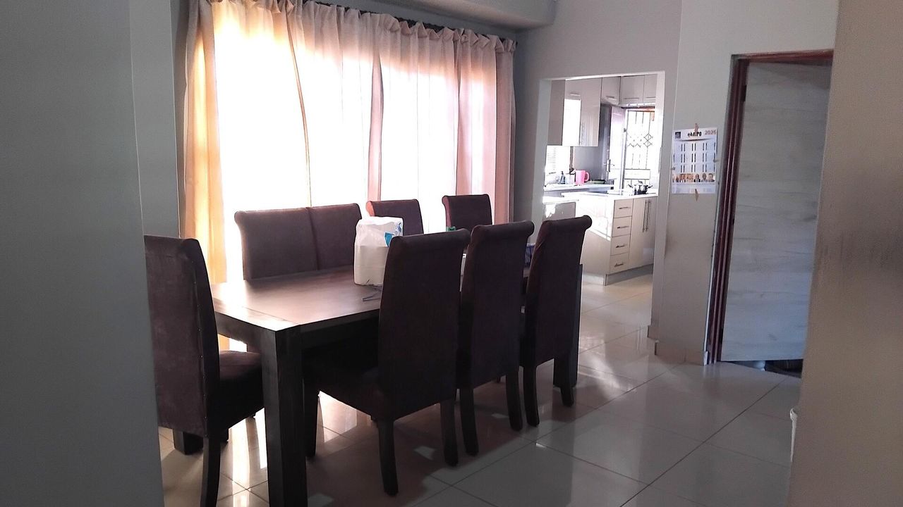 Photo 14 of 25