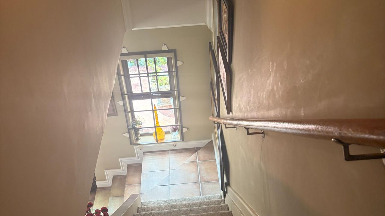 Photo 16 of 19