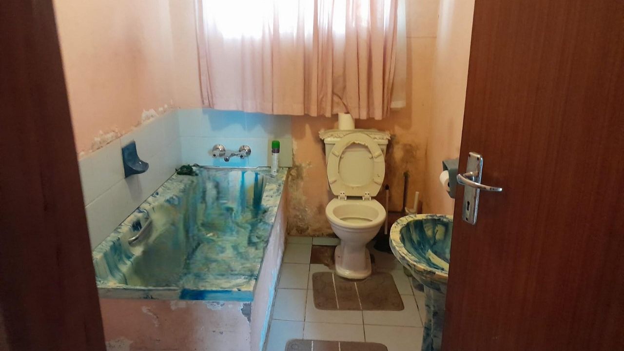 Photo 17 of 20